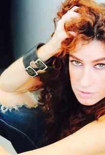 Victoria De Mare